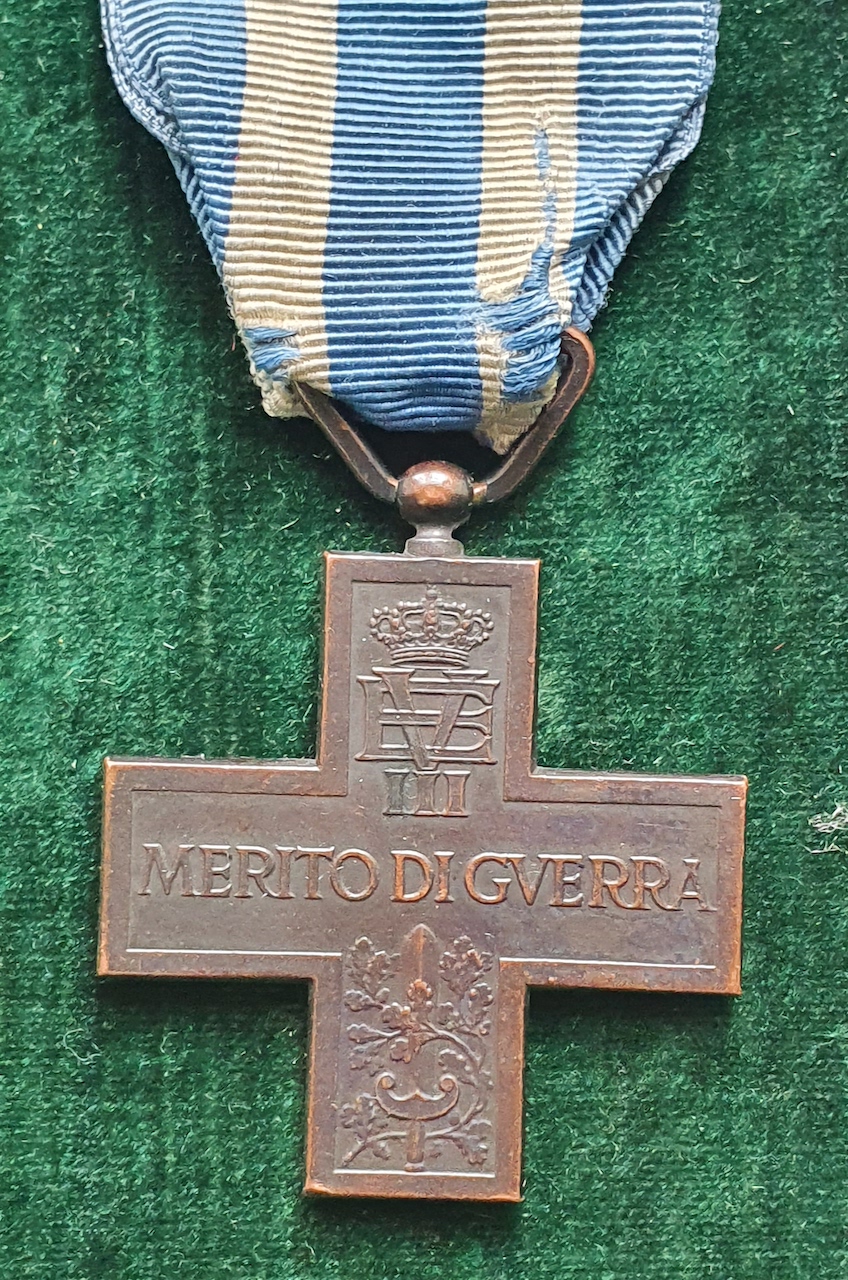 Королевство Италия. Наградной лист и медали капитана ВВС Италии 1940 ...